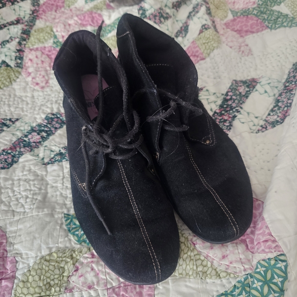 Taos Black Suede Lace-Up Ankle Boots - Picture 1 of 4